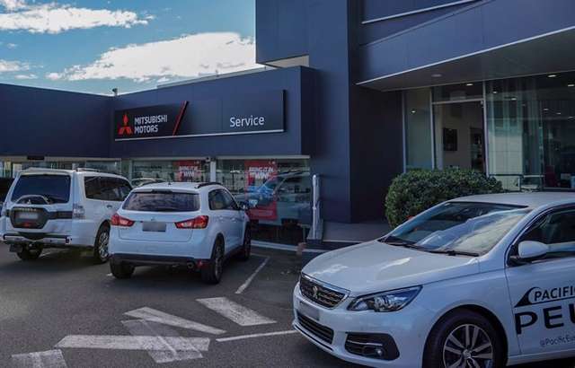 Kelly Trotter Motor Group Cardiff Service Centre workshop gallery image