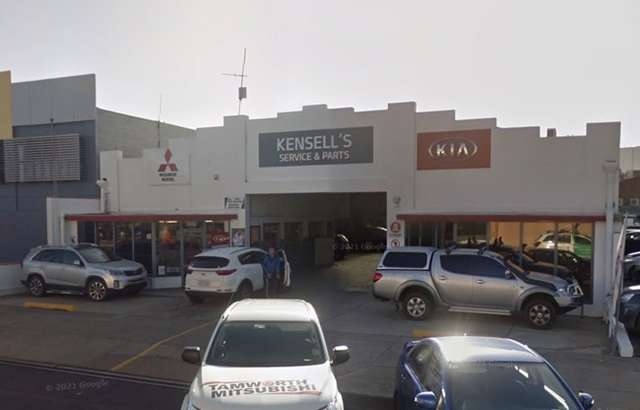 Kensell's Mitsubishi workshop gallery image