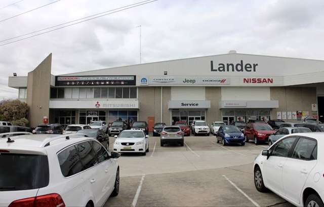 Lander Nissan workshop gallery image