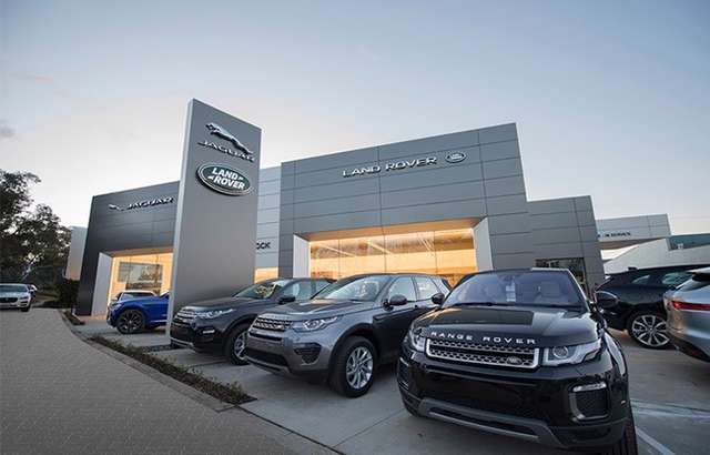 Lennock Land Rover Service workshop gallery image