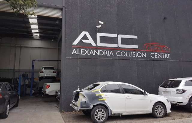 Mike Eddes Automotive workshop gallery image