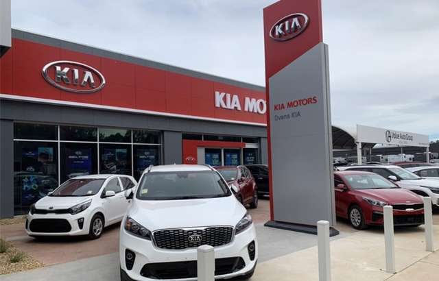 Ovens Kia workshop gallery image