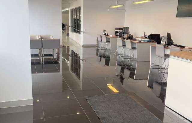 NQ Auto Group workshop gallery image