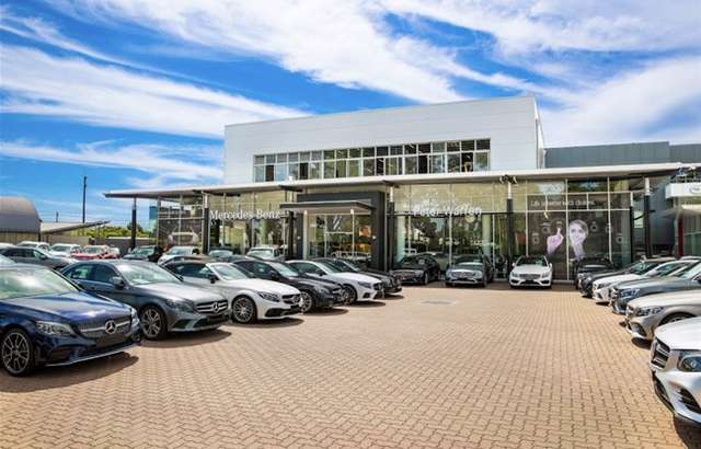 Peter Warren Mercedes Benz workshop gallery image