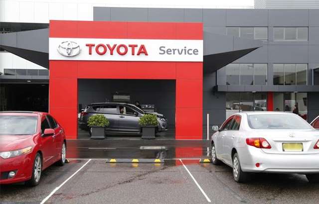 Peter Warren Toyota workshop gallery image