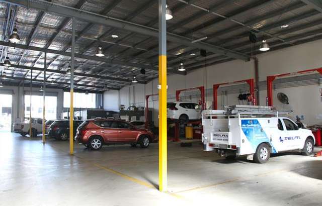Springwood Nissan workshop gallery image