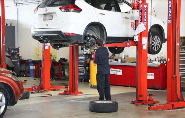 Springwood Nissan workshop gallery image