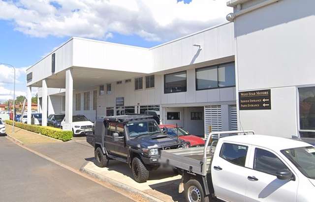 West Star Motors - Toowoomba workshop gallery image