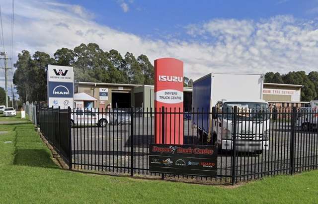 Dwyers Truck Centre Nowra workshop gallery image