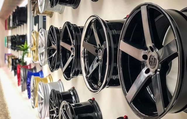 Ozzy Tyres Roxburgh Park workshop gallery image