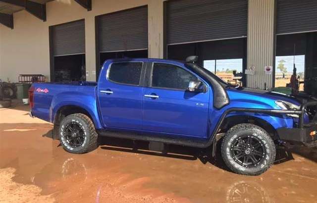 Cloncurry Tyres & Batteries workshop gallery image