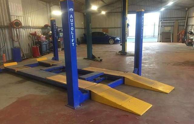 Metzke Automotive workshop gallery image
