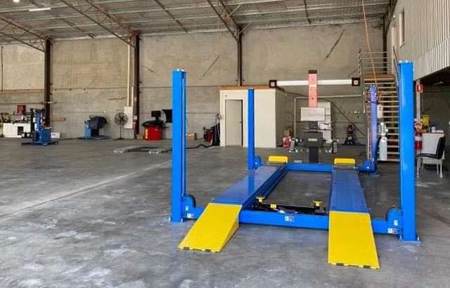 Radke's Tyre & Auto workshop gallery image