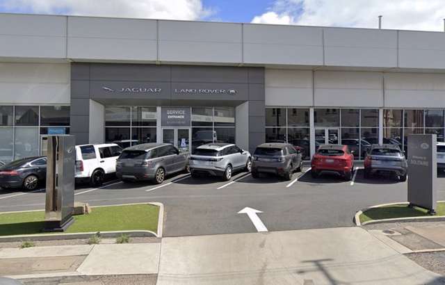 Solitaire Service Centre - Jaguar workshop gallery image
