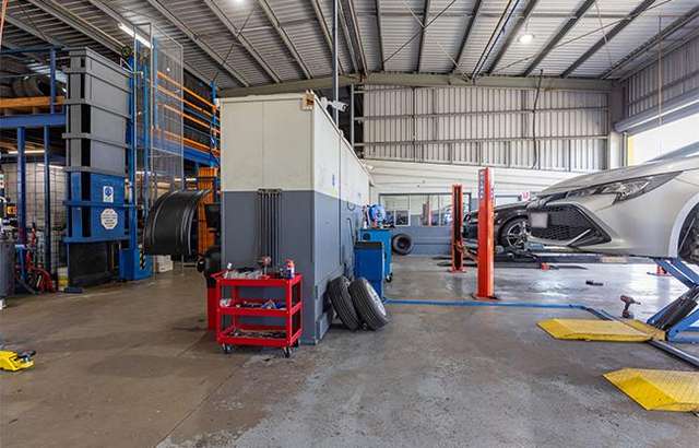 Dunlop Super Dealer Virginia - Tyre House Auto Care Virginia workshop gallery image