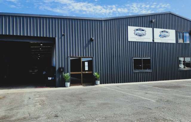 K&E Paint and Panel Services workshop gallery image