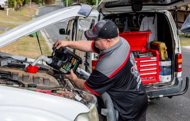 Mobile Krakin Automotive workshop gallery image