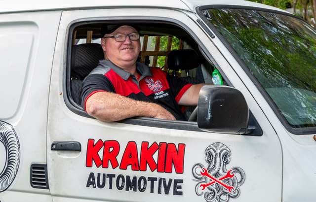 Mobile Krakin Automotive workshop gallery image