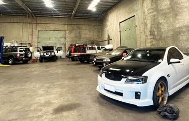Tom 4x4 and Mechanical workshop gallery image
