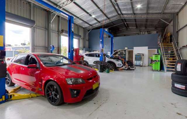 Brett Hardy Mechanical Repairs Young workshop gallery image