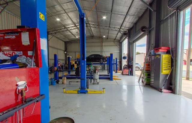 Brett Hardy Mechanical Repairs Young workshop gallery image