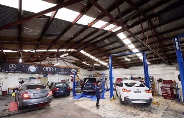 THL Auto Service workshop gallery image