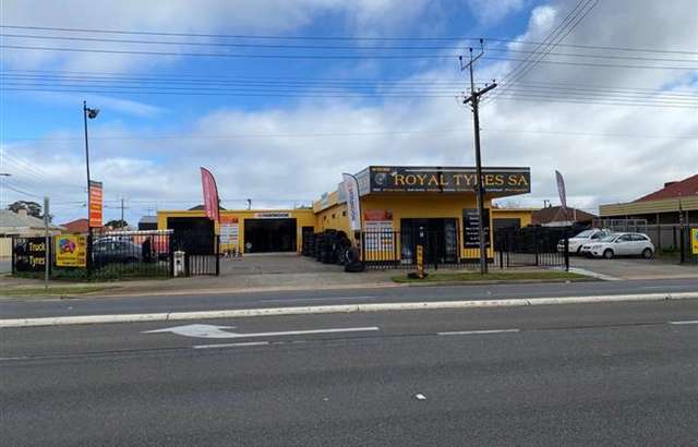 Royal Tyres SA workshop gallery image
