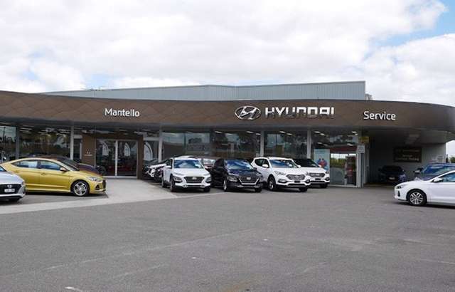 Mantello Hyundai workshop gallery image