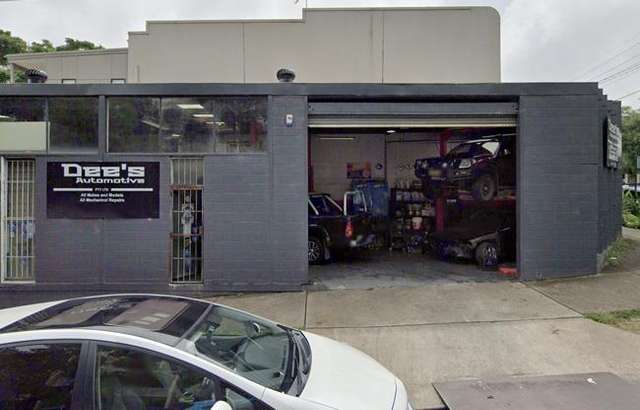 Dee's Automotive Pty Ltd workshop gallery image