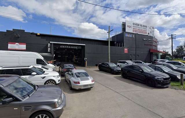 Eurohaus Prestige Service Centre workshop gallery image