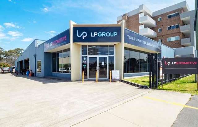 LK Motor Mechanic Group workshop gallery image