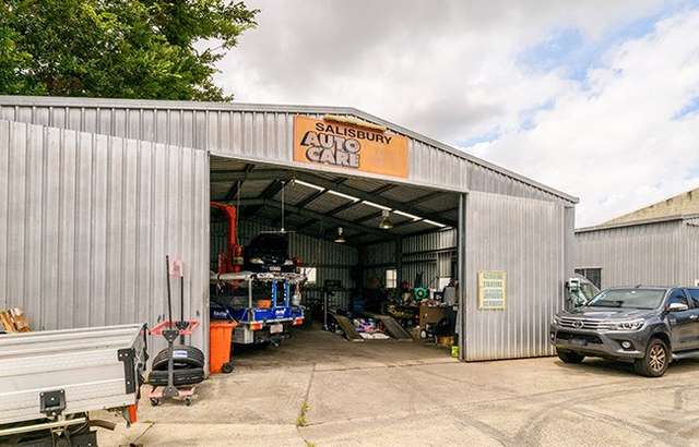 Salisbury Auto Care workshop gallery image