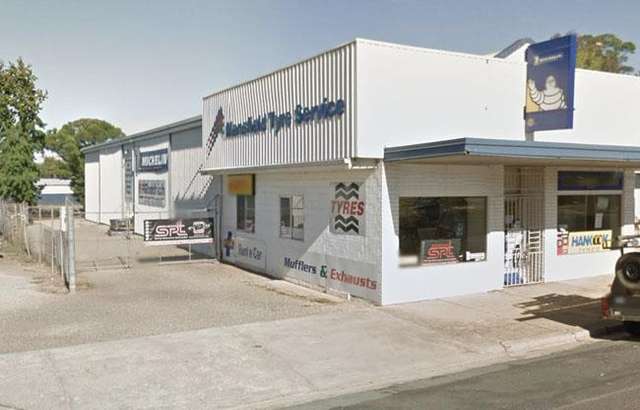 Mansfield Tyre services workshop gallery image