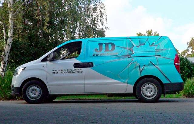 JD Windscreens Gold Coast workshop gallery image
