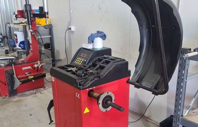 Platinum Service Centre workshop gallery image