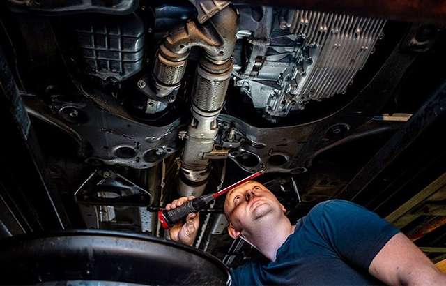 Service Automotive Engineering workshop gallery image