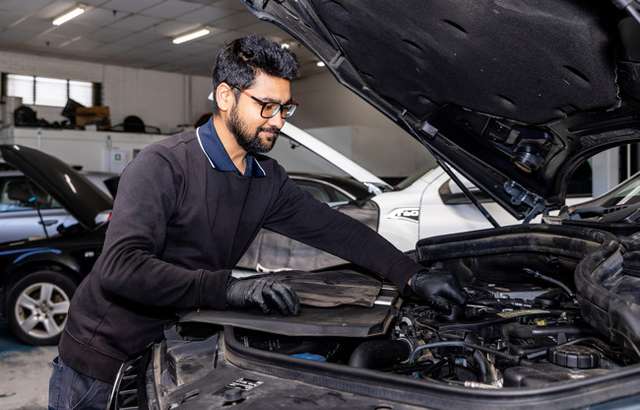 Fyshwick Auto Repairs workshop gallery image
