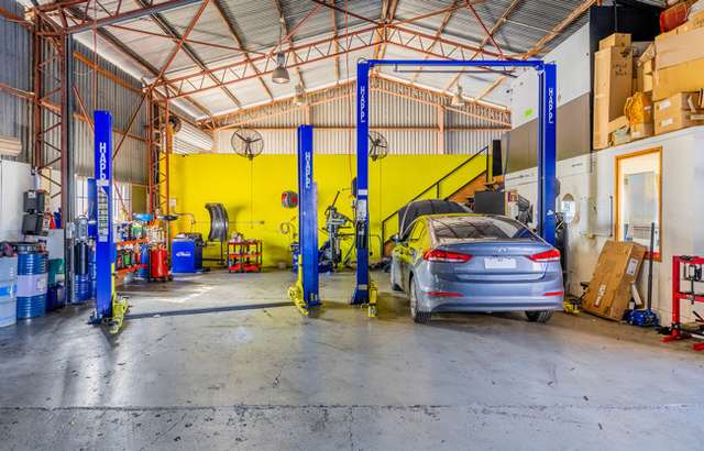 Southside Mechanicals and Tyres workshop gallery image