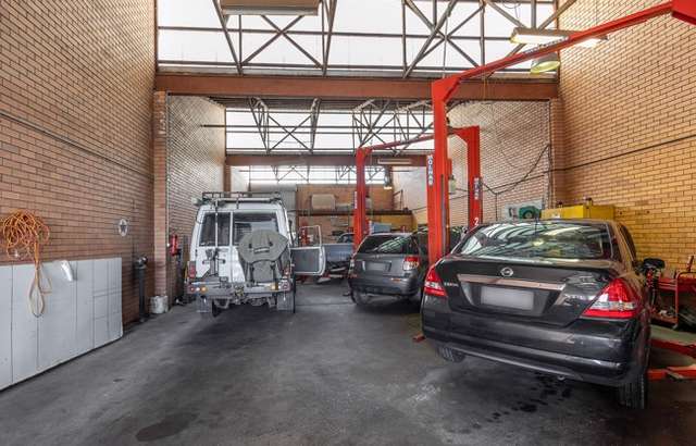 Uncle Tony’s Auto and Mechanical workshop gallery image