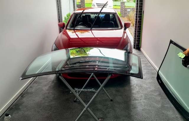 iCare Windscreens workshop gallery image