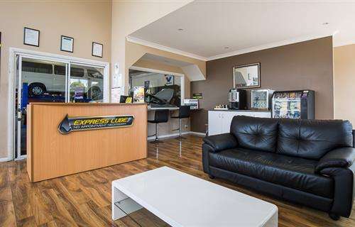 Express Lube Tuggerah workshop gallery image