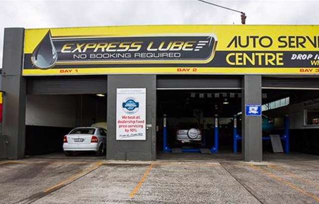 Express Lube Erina workshop gallery image