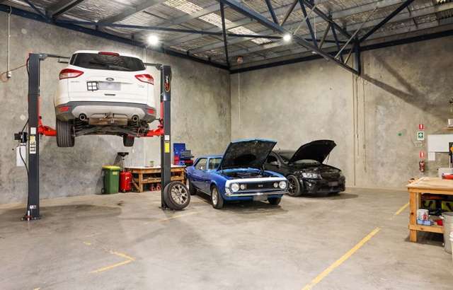 JJ's Garage workshop gallery image