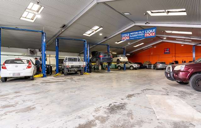Car One Automotive Gabba workshop gallery image