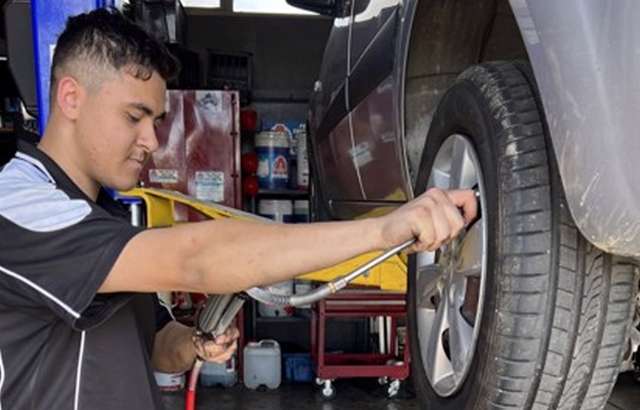 Frank Molluso's Tyre and Auto Repairs workshop gallery image