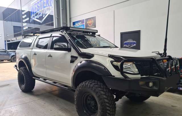 Western Automotive Centre workshop gallery image