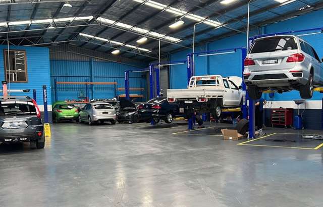 RR Motor Service Geelong workshop gallery image