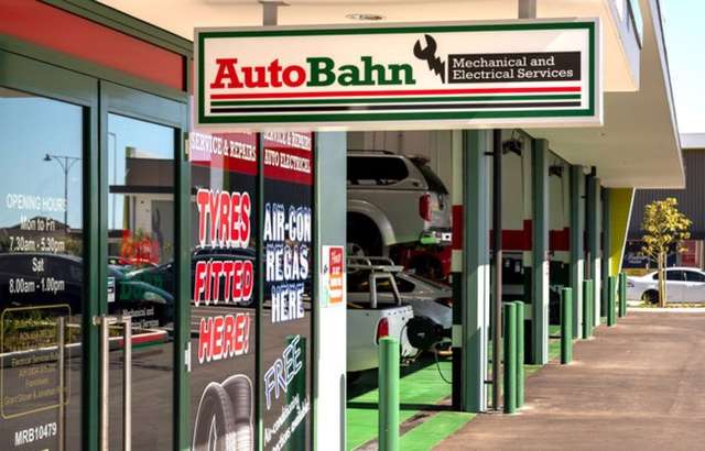 Autobahn Mechanical and Electrical Service Butler workshop gallery image