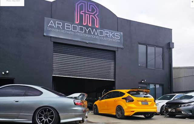 AR Bodyworks workshop gallery image
