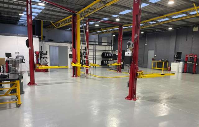 Star Crash & Automotives workshop gallery image